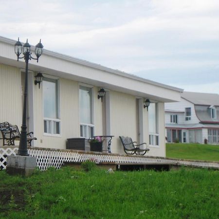 Motel De La Pointe Aux Bouleaux Baie-Sainte-Catherine Exterior photo